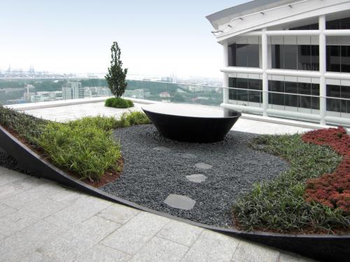 Roof garden with water basin