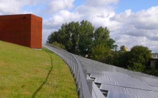 Green roof with a photovoltaic system